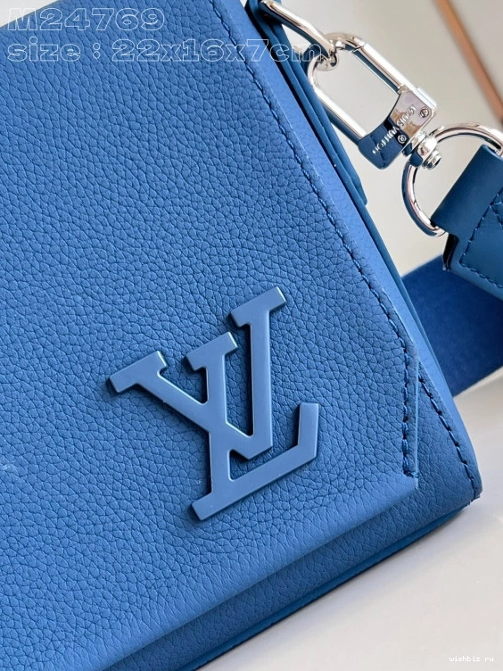 WIS Messenger Takeoff LOUIS PM-22*16.5*7CM VUITTON 0226